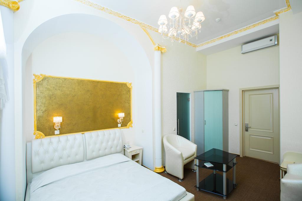 Lira Boutique Hotel Μογκιλιόφ Δωμάτιο φωτογραφία